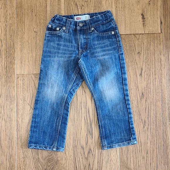 4/$20 2T Levi jeans - Picture 2 of 3
